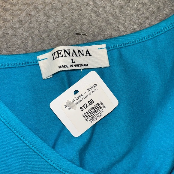 Simple Cropped Tank - Picture 3 of 3